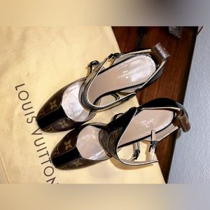 Louis Vuitton heels 38